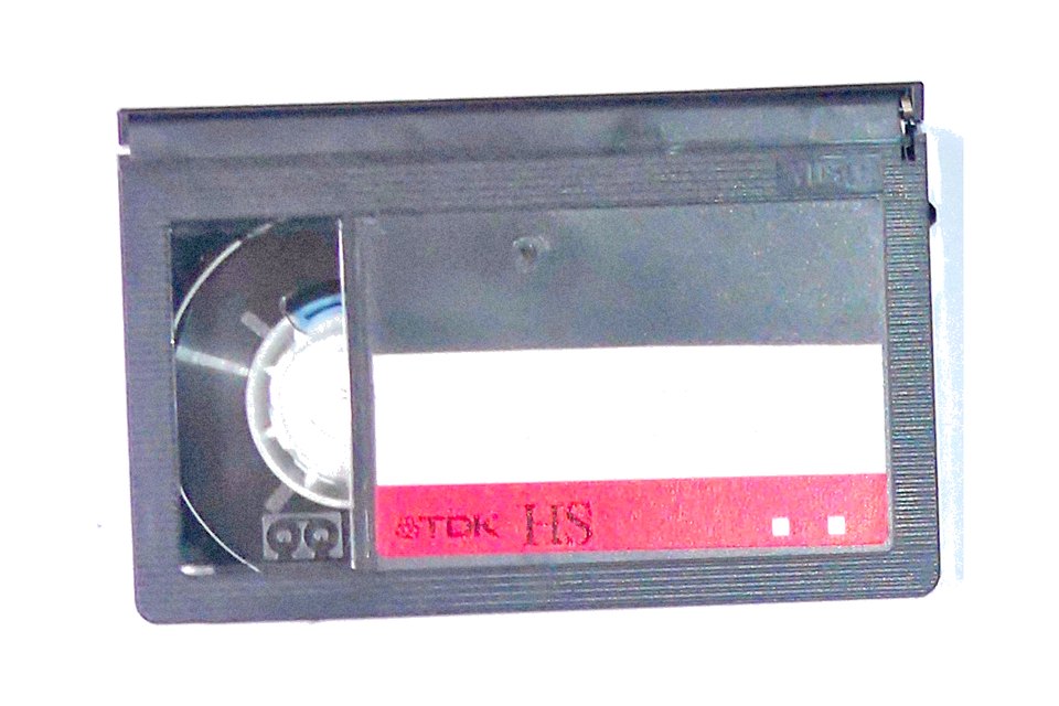 Маленька касета VHS-C фірми TDK